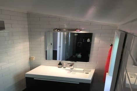 Photo of property in 75 Creswick Terrace, Northland, Wellington, 6012