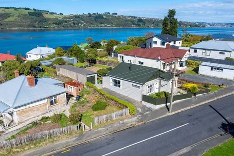 Photo of property in 3 Athol Place, Ravensbourne, Dunedin, 9022