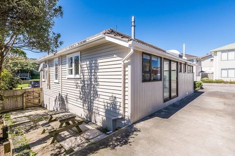 Photo of property in 36 Horokiwi Road West, Newlands, Wellington, 6037
