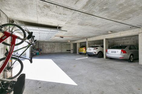 Photo of property in Gateway Apartments, 19 Maida Vale Road, Roseneath, Wellington, 6011