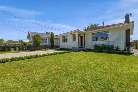 Photo of property in 33 Turakina Street, Merrilands, New Plymouth, 4312