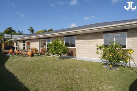 Photo of property in 14 Kakapo Place, Pyes Pa, Tauranga, 3112