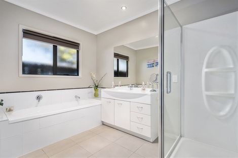 Photo of property in 53 Matene Place, Papamoa Beach, Papamoa, 3118