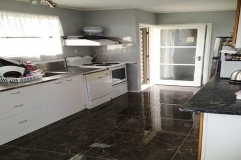 Photo of property in 71 Marendellas Drive, Bucklands Beach, Auckland, 2014