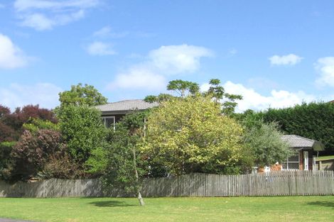 Photo of property in 3 Oystergrove Road, West Harbour, Auckland, 0618