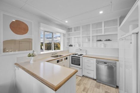 Photo of property in 14 Le Quesne Road, Bay View, Napier, 4104