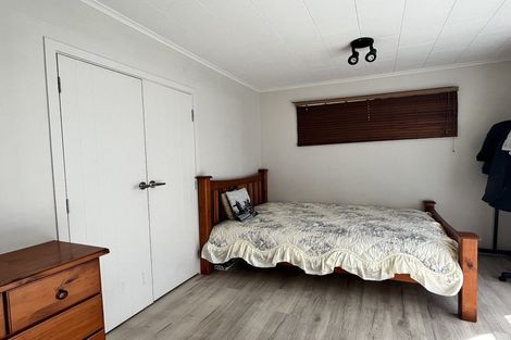 Photo of property in 25 Halberg Street, Glenfield, Auckland, 0629