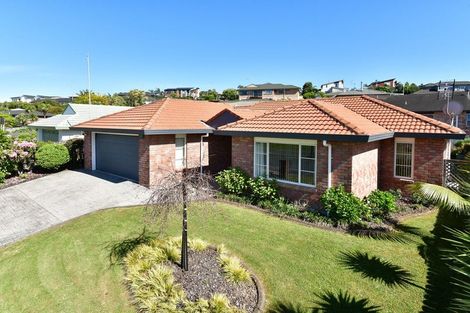 Photo of property in 110 Lakeside Drive, Orewa, 0931