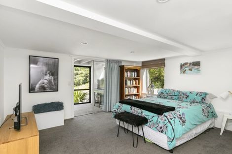 Photo of property in 137 Houghton Bay Road, Houghton Bay, Wellington, 6023
