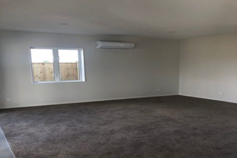 Photo of property in 2 Riroriro Close, Papakura, 2110