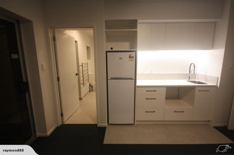 Photo of property in 3/104 East Coast Road, Forrest Hill, Auckland, 0620