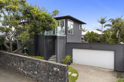 Photo of property in 1/9 Pierce Road, Milford, Auckland, 0620