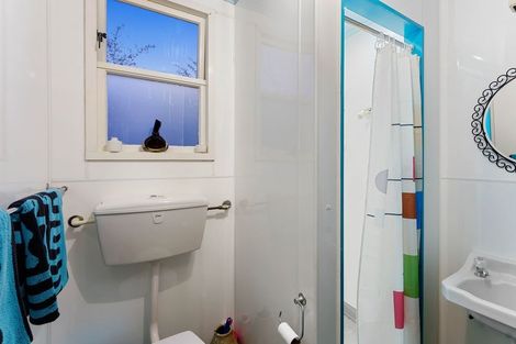 Photo of property in 11 Iti Grove, Waikanae, 5036