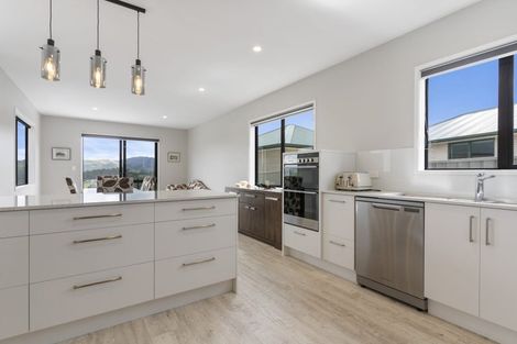 Photo of property in 21 Manatu Close, Whangamata, 3691