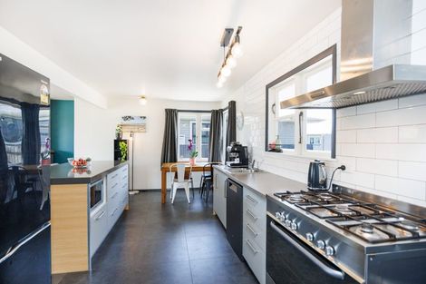 Photo of property in 18 Somerset Crescent, Highbury, Palmerston North, 4412