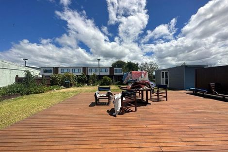 Photo of property in 80 Flanshaw Road, Te Atatu South, Auckland, 0610