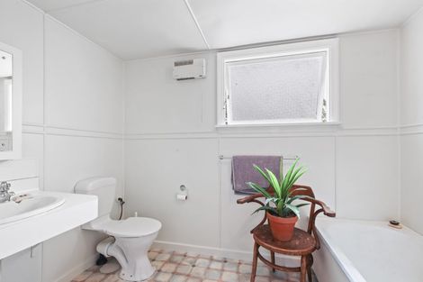Photo of property in 178a High Street, Oxford, 7430