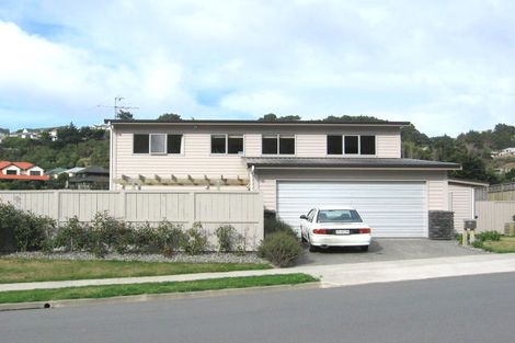 Photo of property in 221 Westchester Drive, Churton Park, Wellington, 6037