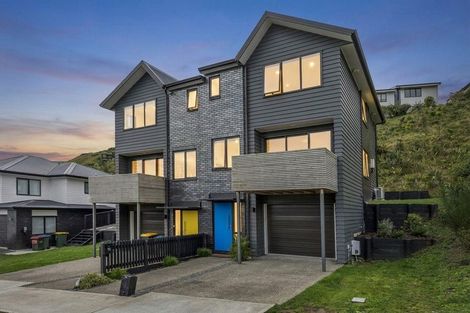 Photo of property in 15 Holystone Road, Whitby, Porirua, 5024