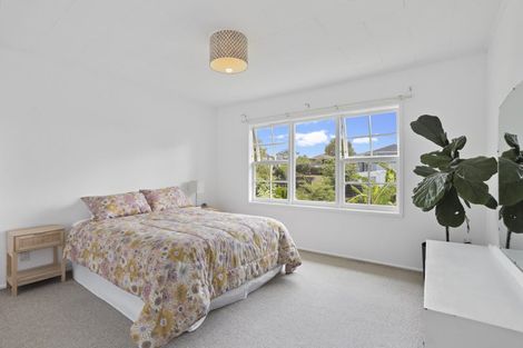 Photo of property in 39 Butterworth Drive, Glendene, Auckland, 0602