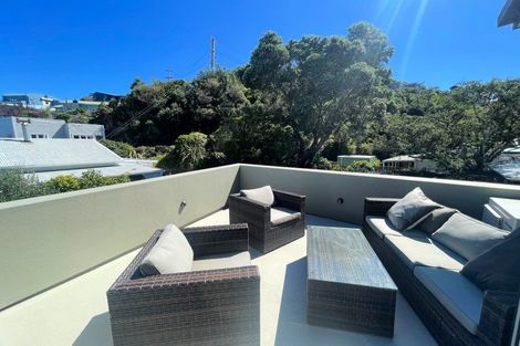 Photo of property in 1 Airlie Road, Plimmerton, Porirua, 5026
