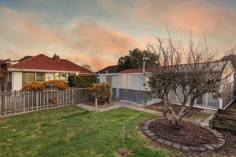 Photo of property in 10 Mappleton Avenue, Burnside, Christchurch, 8053