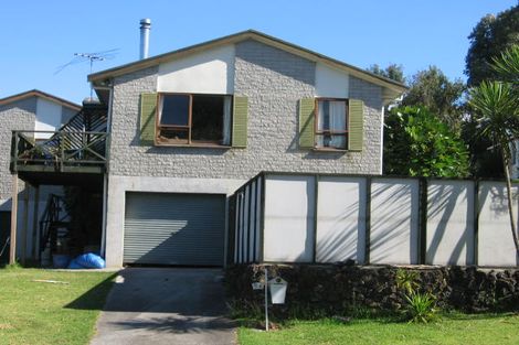 Photo of property in 1/9 Redwing Street, Browns Bay, Auckland, 0630