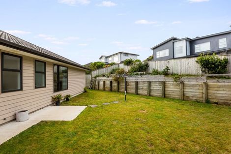 Photo of property in 5 Waitaria Terrace, Aotea, Porirua, 5024