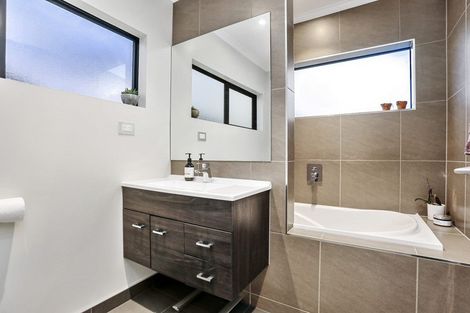 Photo of property in 4 Kanuka Road, Hobsonville, Auckland, 0616