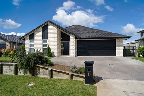 Photo of property in 10 Kaaka Street, Cambridge, 3434