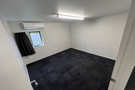 Photo of property in 13 Taupaki Road, Taupaki, Henderson, 0782