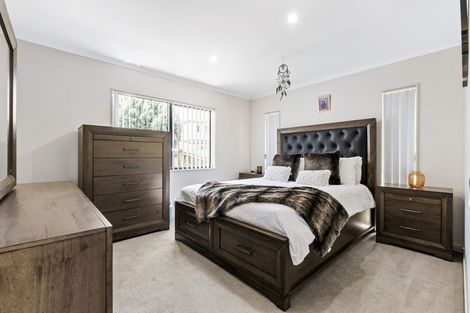 Photo of property in 21 Andover Way, Goodwood Heights, Auckland, 2105