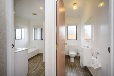 Photo of property in 5 Lancewood Lane, Roslyn, Palmerston North, 4414