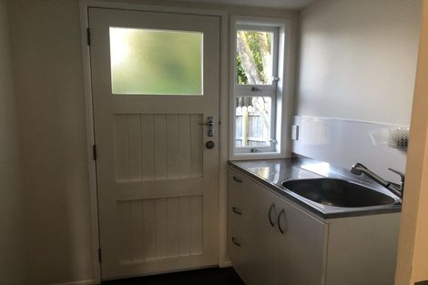 Photo of property in 2/9 College Road, Northcote, Auckland, 0627