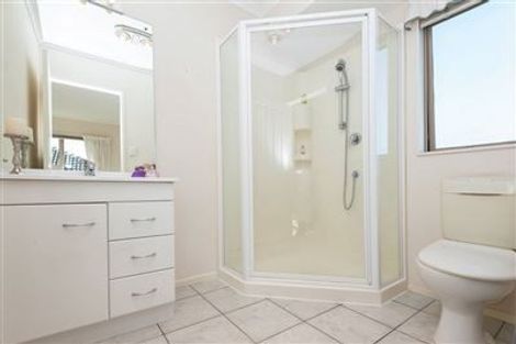 Photo of property in 16 Nad Place, East Tamaki Heights, Auckland, 2016