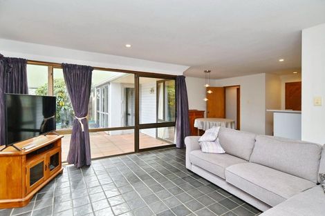 Photo of property in 2/16 Owens Terrace, Upper Riccarton, Christchurch, 8041