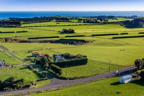 Photo of property in 8 Muggeridge Road, Manutahi, Patea, 4598