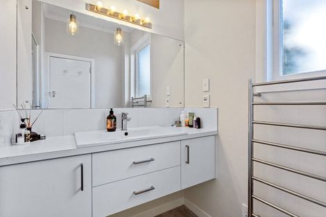 Photo of property in 88 Birkdale Road, Birkdale, Auckland, 0626