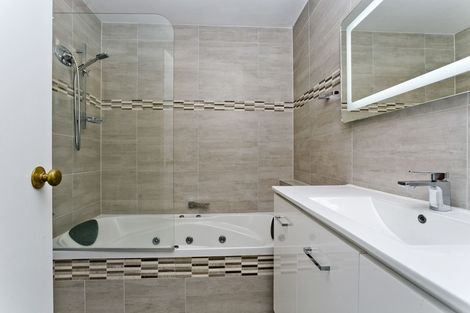 Photo of property in 1/8 City View Terrace, Birkenhead, Auckland, 0626