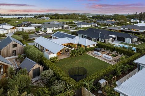 Photo of property in 6 Shearwater Lane, Point Wells, 0986