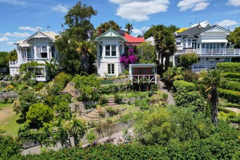 Photo of property in 7 Lincoln Road, Bluff Hill, Napier, 4110