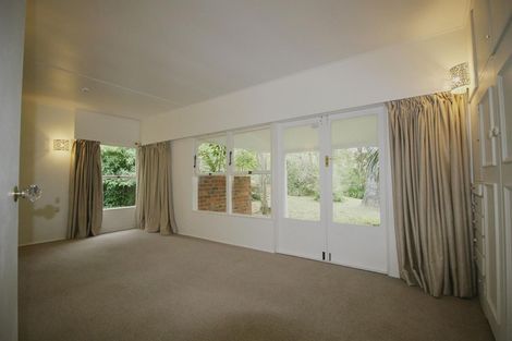Photo of property in 208 Godley Road, Titirangi, Auckland, 0604