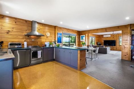 Photo of property in 3 Tawhana Crescent, Red Beach, 0932