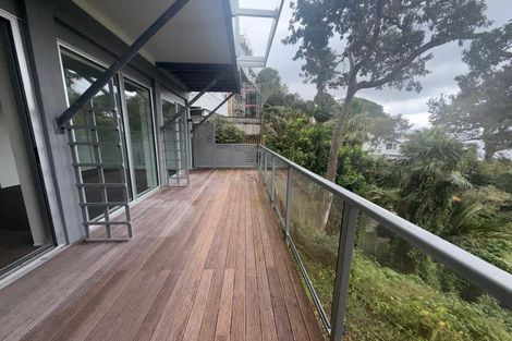 Photo of property in 24 Seaview Road, Paremata, Porirua, 5024