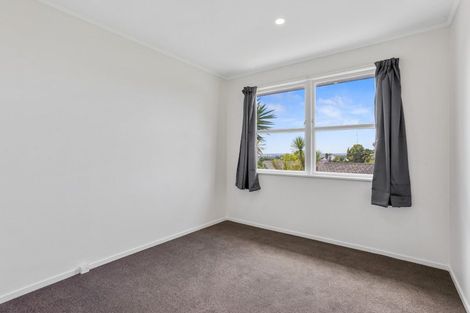 Photo of property in 17 Keegan Drive, Massey, Auckland, 0614