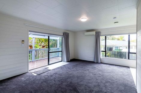 Photo of property in 184 Hutchinson Avenue, New Lynn, Auckland, 0600