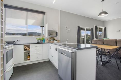 Photo of property in 33 Ara Mara Hua, Henderson, 0612