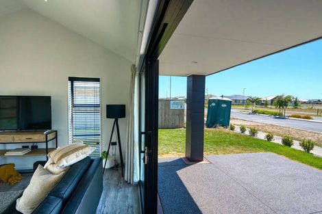 Photo of property in 15 Ariel Place, Snells Beach, 0920