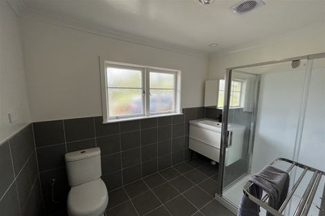 Photo of property in 2a/2 Matipo Road, Te Atatu Peninsula, Auckland, 0610