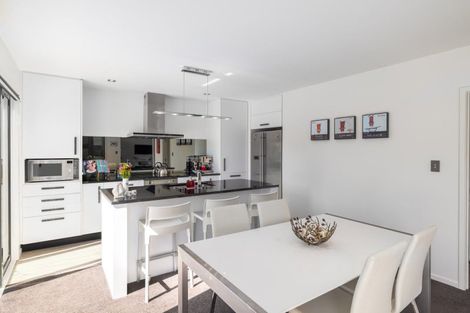 Photo of property in 12 Millpond Place, Parklands, Christchurch, 8083